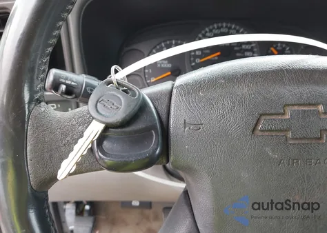 2004 Chevrolet Tahoe Lt z USA, uszkodzony, nr VIN 1GNEC13Z14R203713